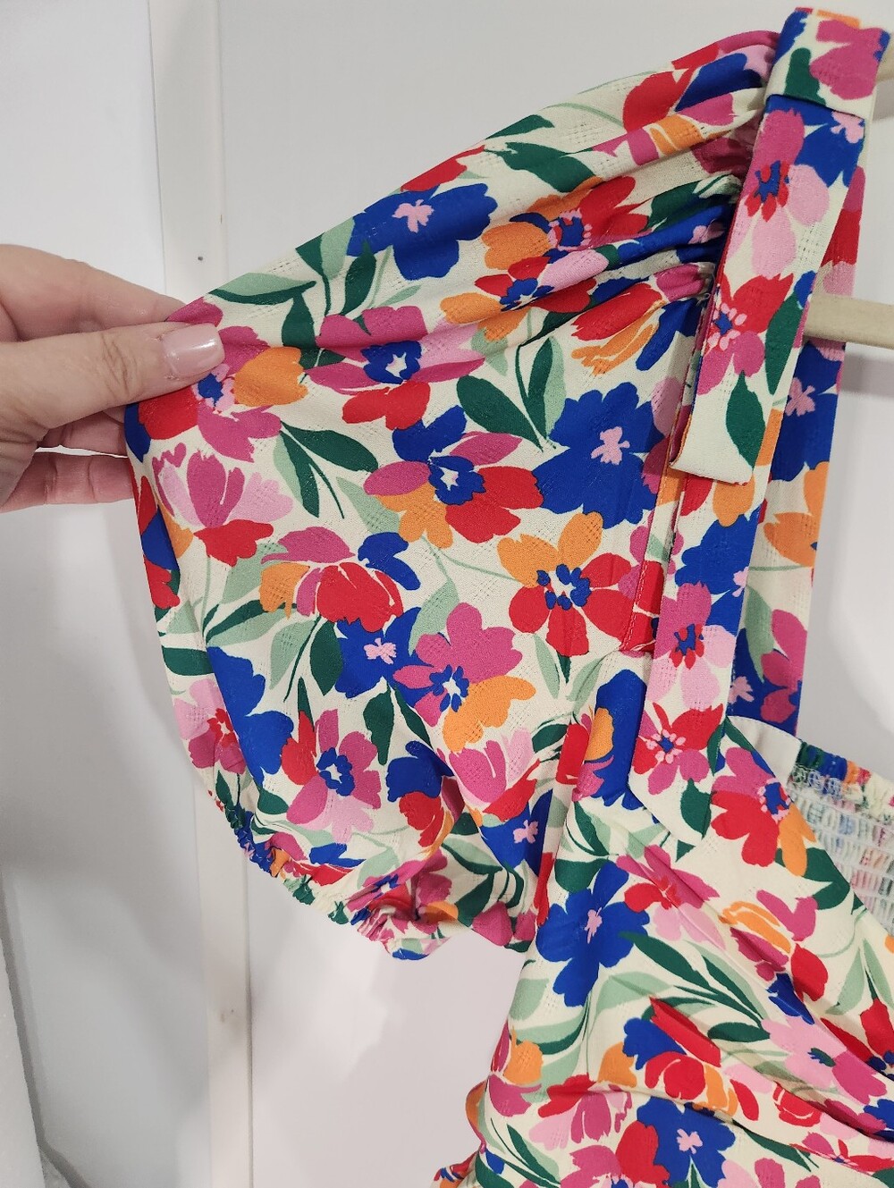 ARULA Multicolor Smocked Cropped Top with Floral Print, Size 14-16 - Picture 5 of 8
